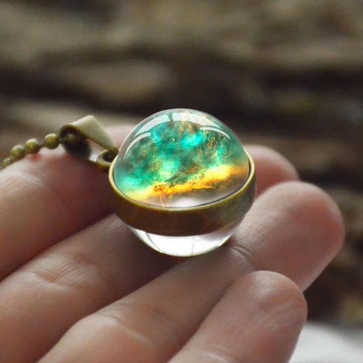 Collier coloré en boule de verre tridimensionnelle
