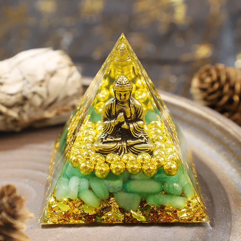 Aventurine verte Olivenorma avec pyramide d'orgone de Bouddha
