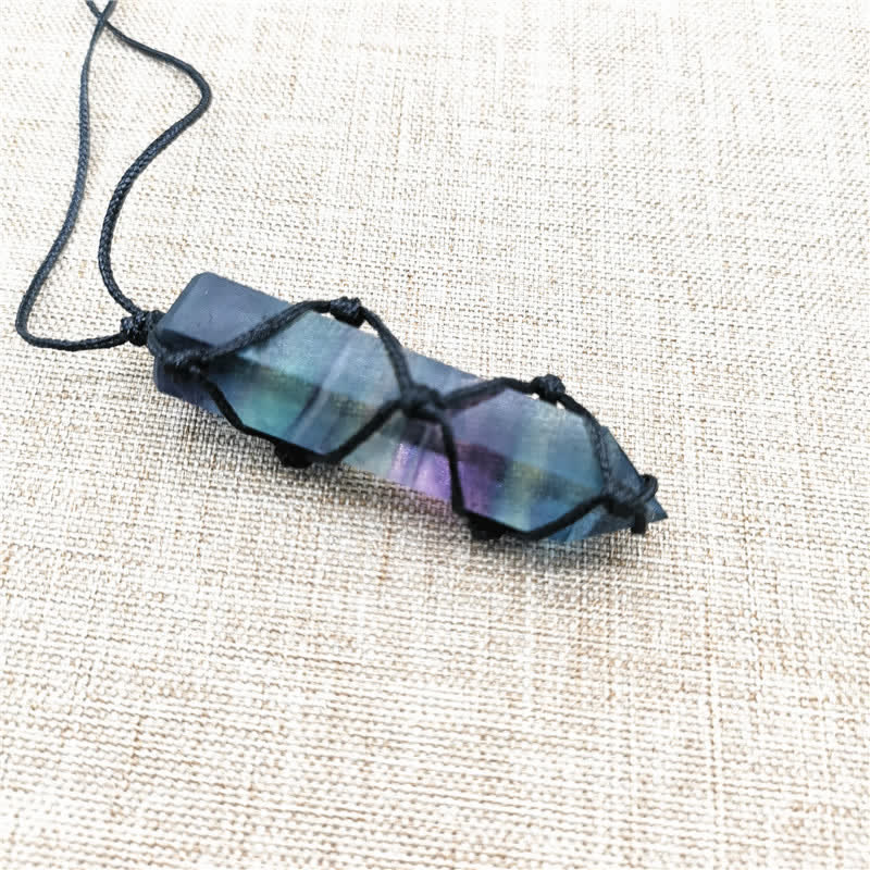 Collier en pierres précieuses à prisme hexagonal en fluorite naturelle Olivenorma