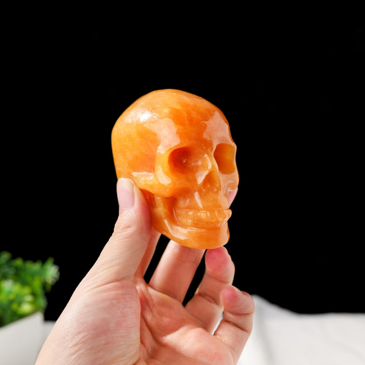 Décoration en pierre précieuse de tête de mort en aventurine jaune Olivenorma de 3 pouces