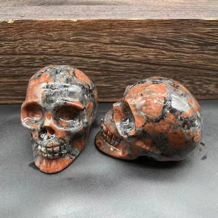 Décoration en pierre précieuse de crâne en cristal naturel sculpté Olivenorma de 7 cm