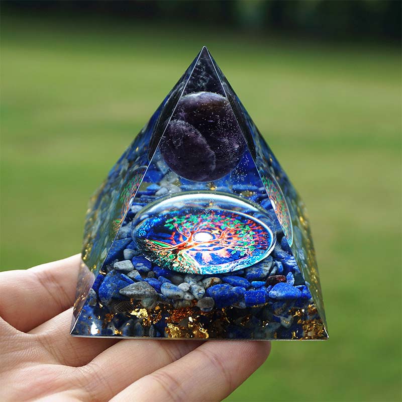 Pyramide d'orgone Reki en améthyste Olivenorma avec lapis-lazuli