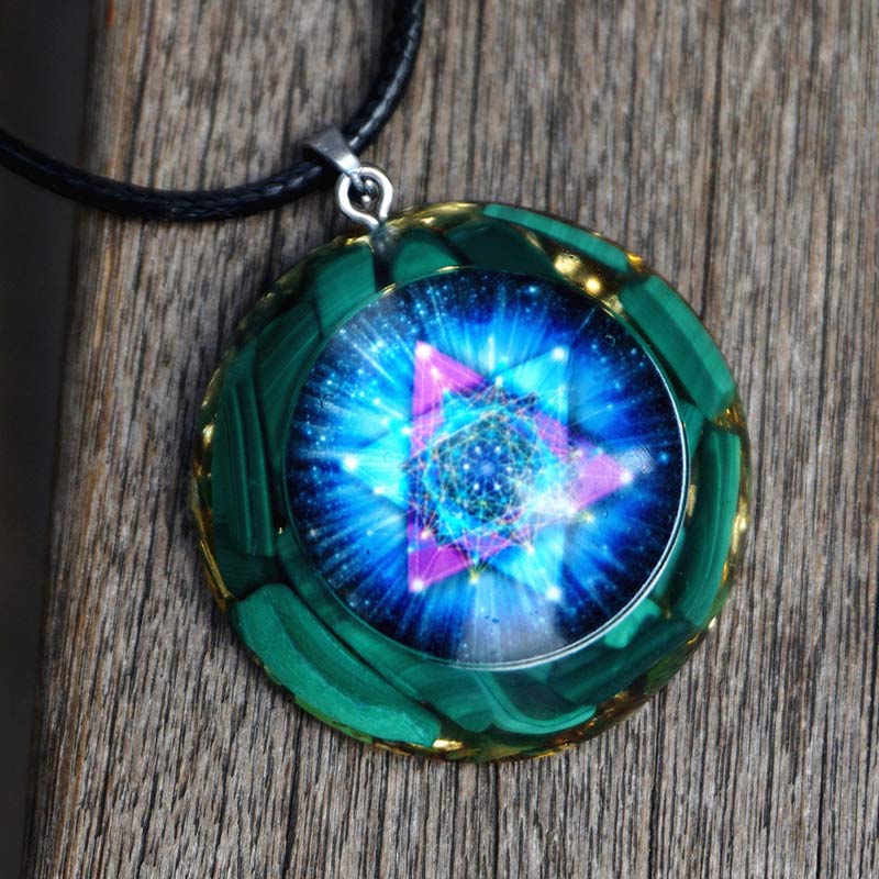 Collier Reki Cube de Métatron en Malachite Olivenorma