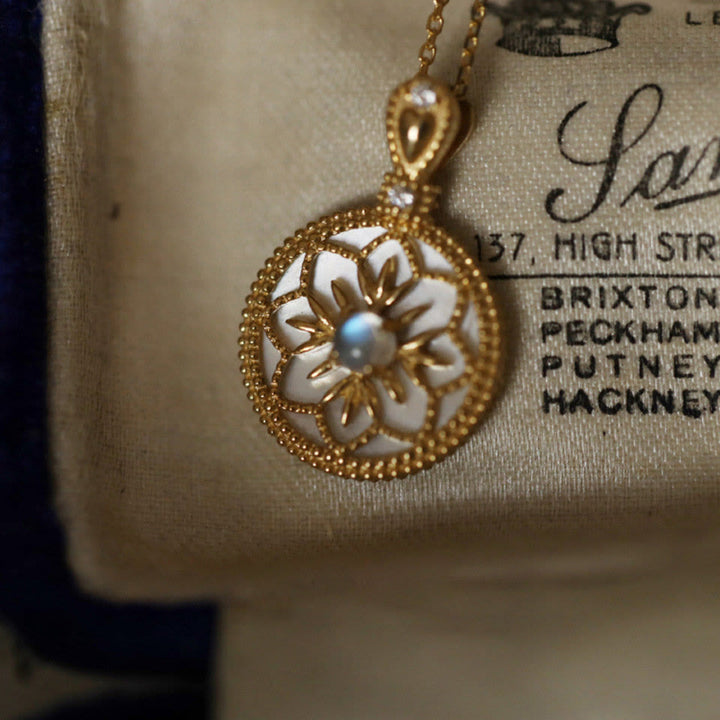 Collier pendentif floral en pierre de lune naturelle Olivenorma