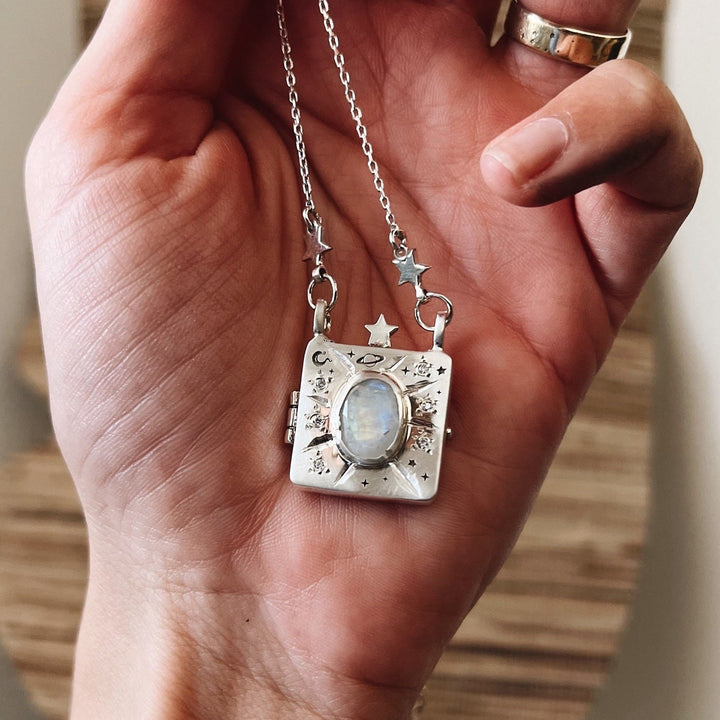 Collier avec pendentif en pierre de lune plaqué Olivenorma