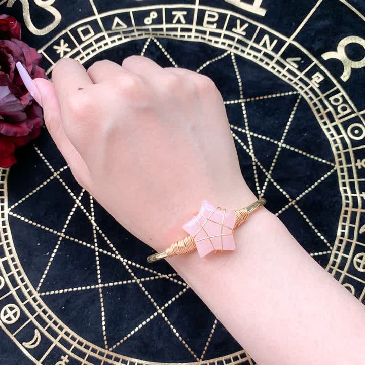 Bracelet en pierres précieuses en forme d'étoile enveloppé de fil d'or Olivenorma