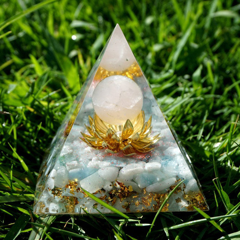 Pyramide d'orgone symbole de lotus en quartz rose aigue-marine Olivenorma