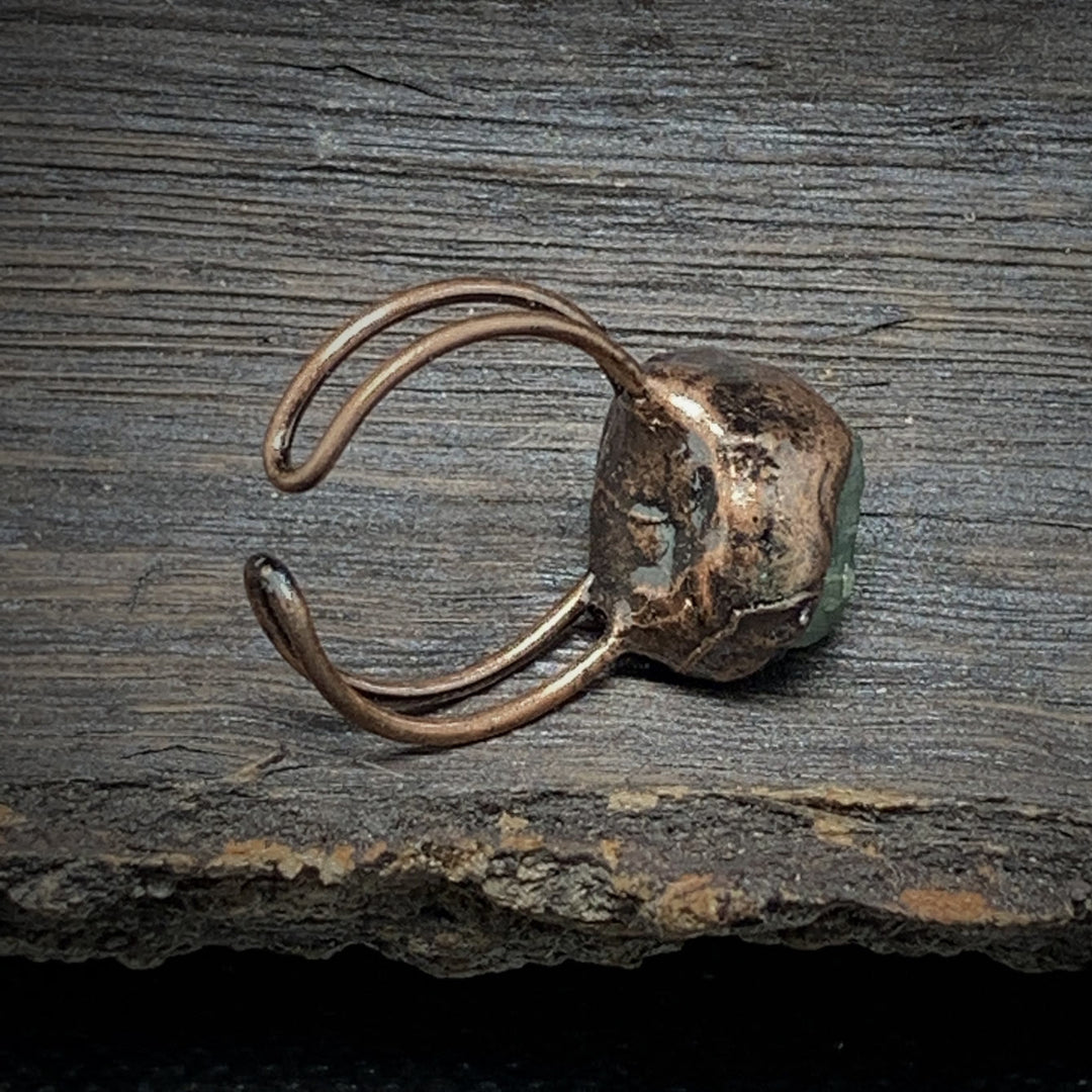 Bague ajustable en pierre brute irrégulière naturelle Olivenorma avec douze pierres de naissance