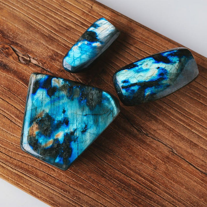 Pierre précieuse de décoration en pierre brute de labradorite naturelle Olivenorma