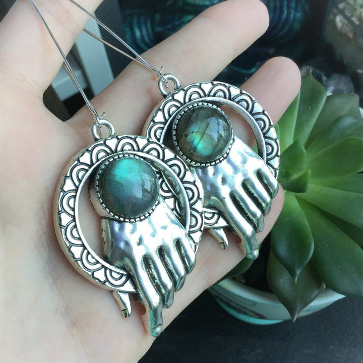 Boucles d'oreilles à motif de main en labradorite Olivenorma