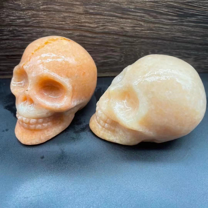 Décoration en pierre précieuse de crâne en cristal naturel sculpté Olivenorma de 7 cm