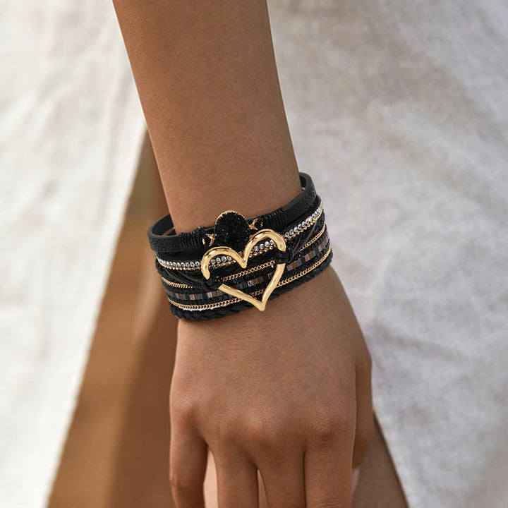 Bracelet en cuir tressé avec cœur métallique et grappe de cristaux multicolores Olivenorma