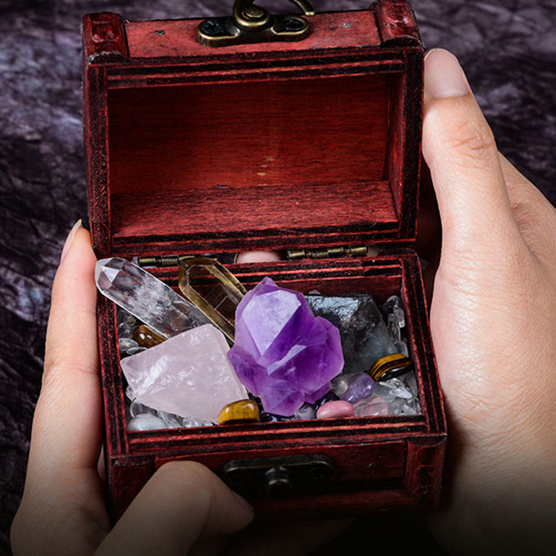 Ensemble de cristaux de pierres précieuses brutes en cristal naturel Olivenorma