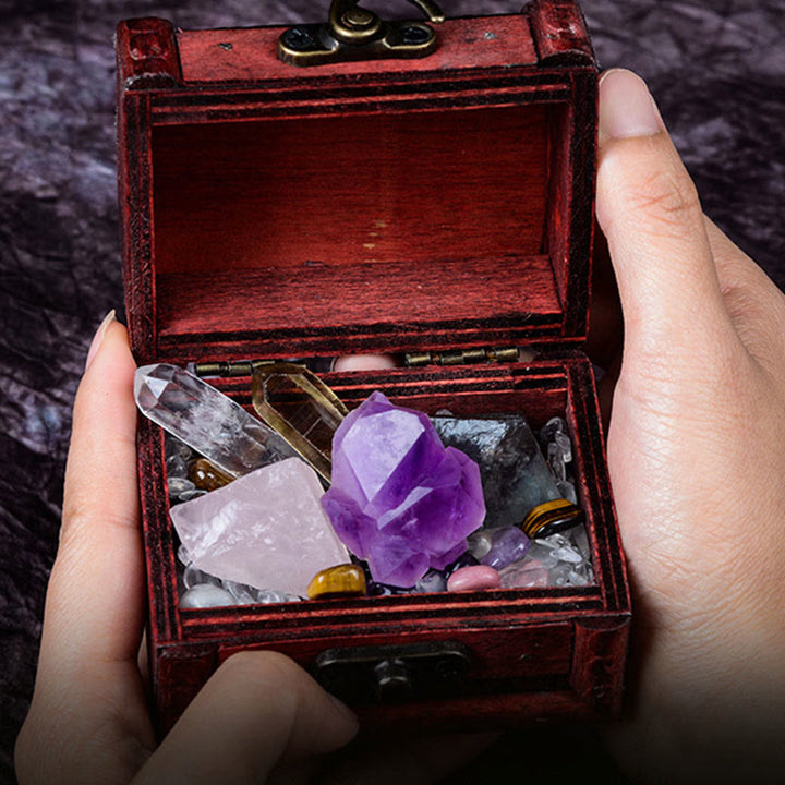 Ensemble de cristaux de pierres précieuses brutes en cristal naturel Olivenorma