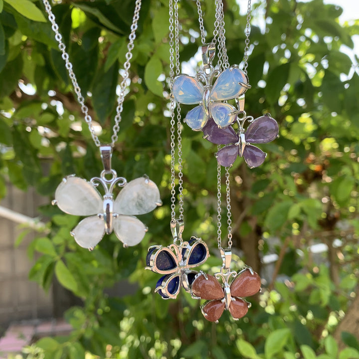 Collier papillon en cristal naturel Olivenorma