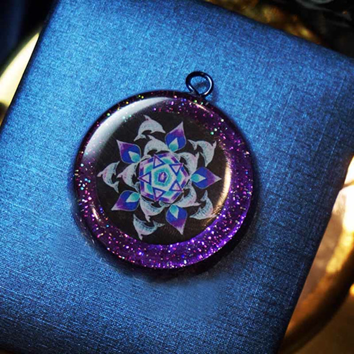 Collier en pierre brute de cristal naturel Olivenorma « Voice of Dolphin »