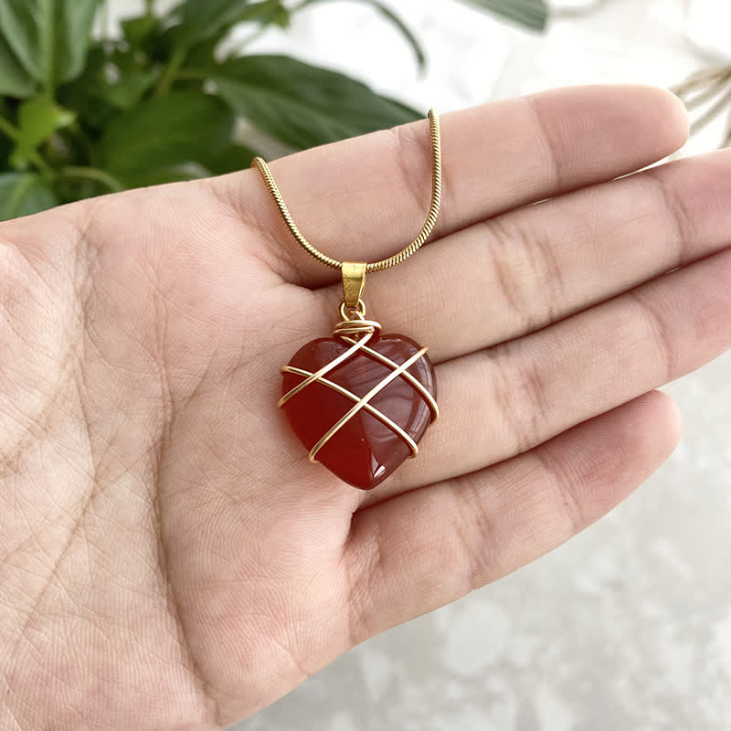 Collier en cristal naturel en forme de cœur Olivenorma