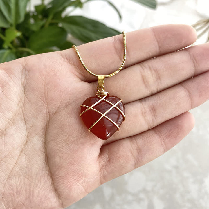 Collier en cristal naturel en forme de cœur Olivenorma
