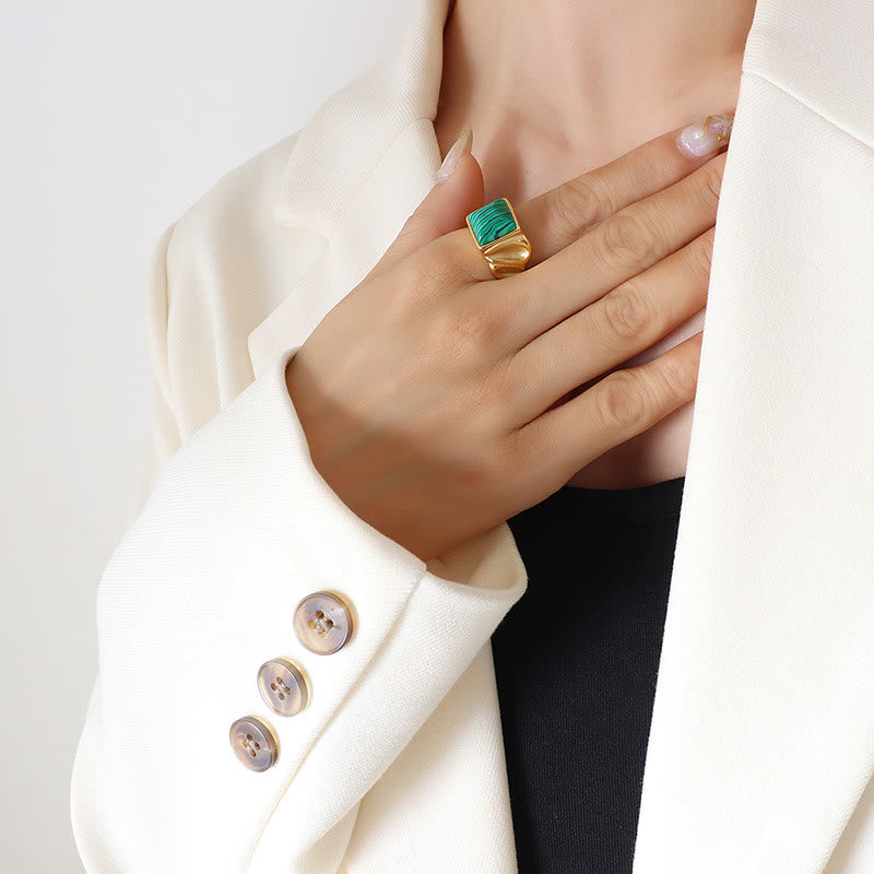 Bague Olivenorma carrée en or, argent et titane avec œil de tigre et malachite