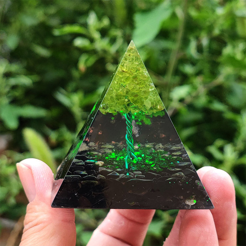 Pyramide d'orgone d'obsidienne et de péridot de la prospérité du gardien Olivenorma - image 2