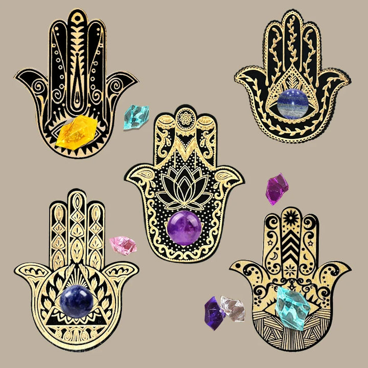 Support de boule de cristal en bois Hamsa de Olivenorma Home Decor