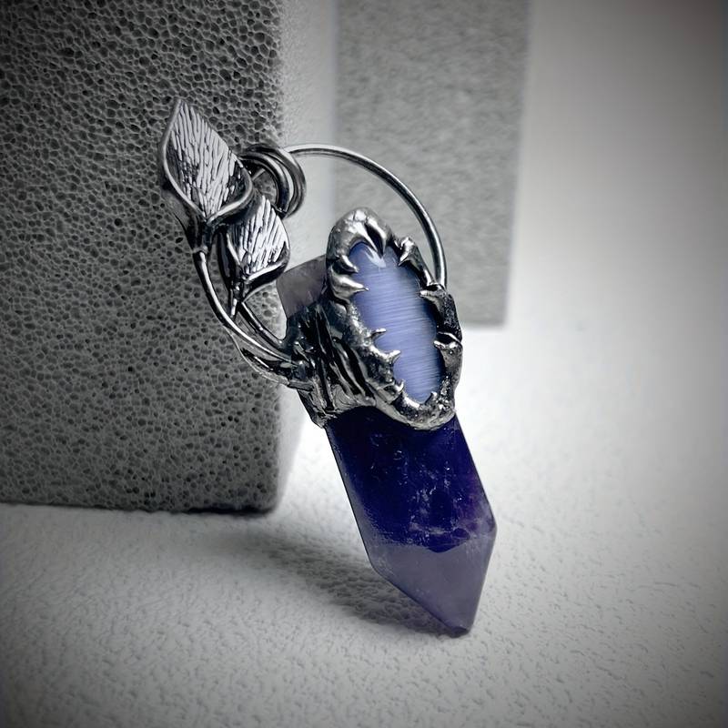 Collier avec pendentif en pierre précieuse en cristal à gratter fantôme d'Halloween Olivenorma