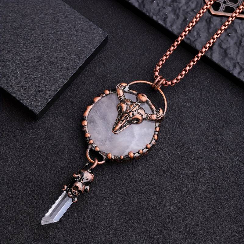 Collier en cuivre avec tête de bœuf Olivenorma et pierres précieuses en quartz transparent