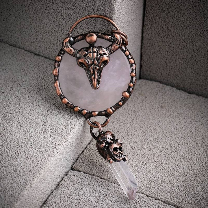 Collier en cuivre avec tête de bœuf Olivenorma et pierres précieuses en quartz transparent