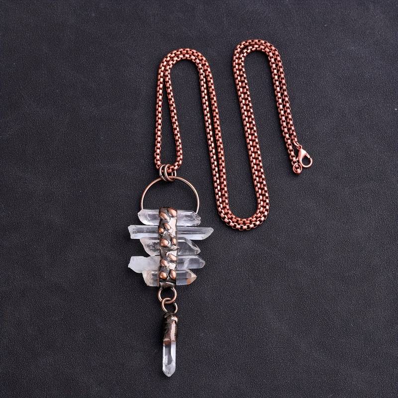 Collier en quartz clair irrégulier à six pampilles Olivenorma