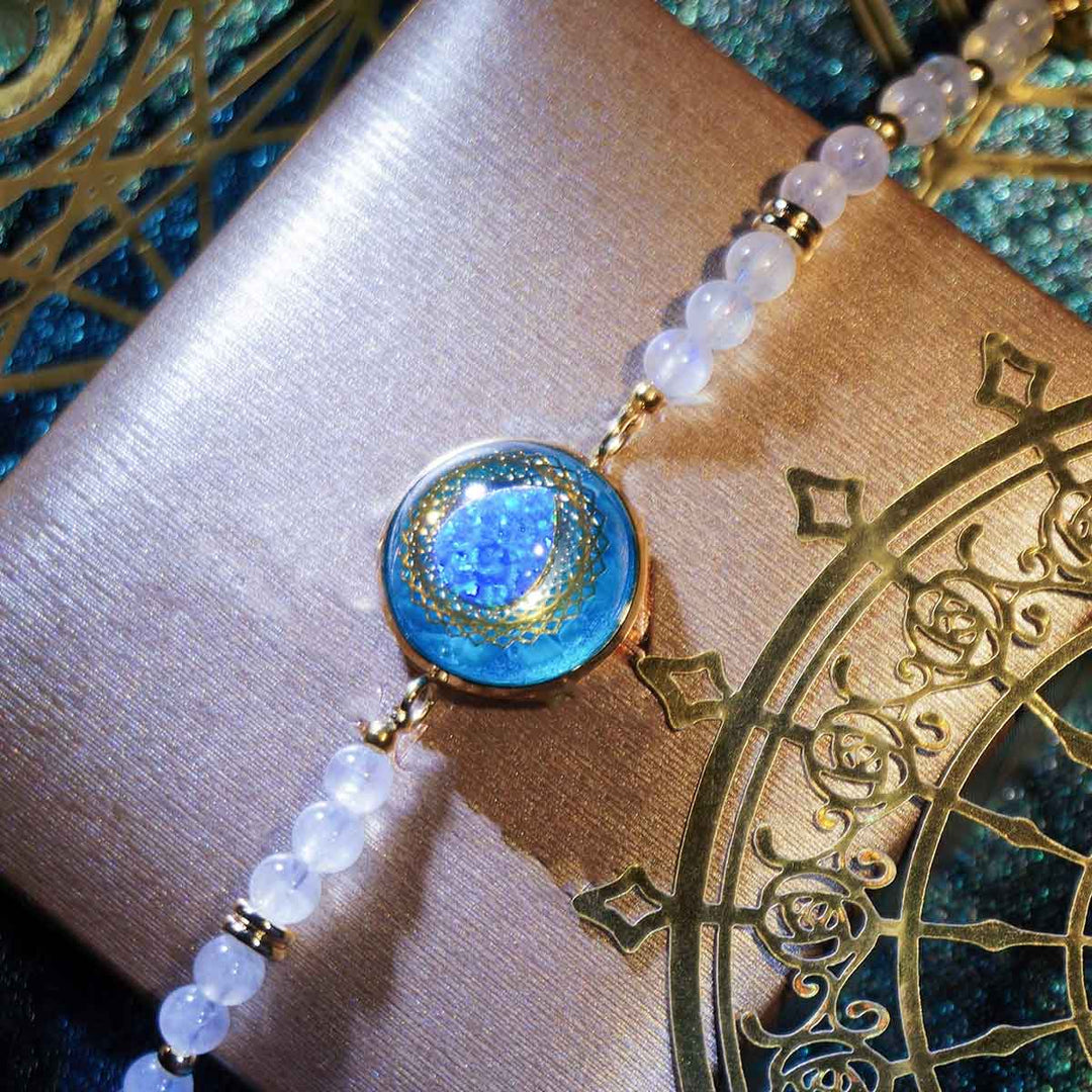 Bracelet avec pendentif en opale bleue Olivenorma et perles en pierre de lune et labradorite