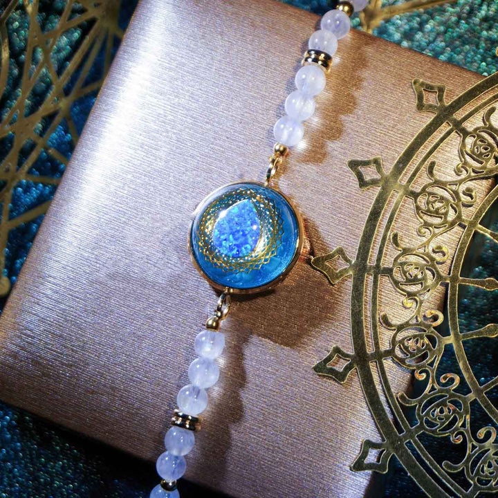 Bracelet avec pendentif en opale bleue Olivenorma et perles en pierre de lune et labradorite