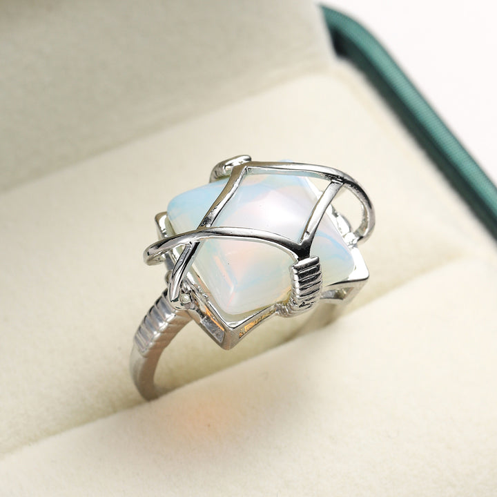 Bague de fiançailles en opalite blanche Olivenorma