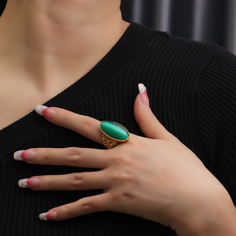 Bague en pierre ovale œil de chat blanc vert Olivenorma