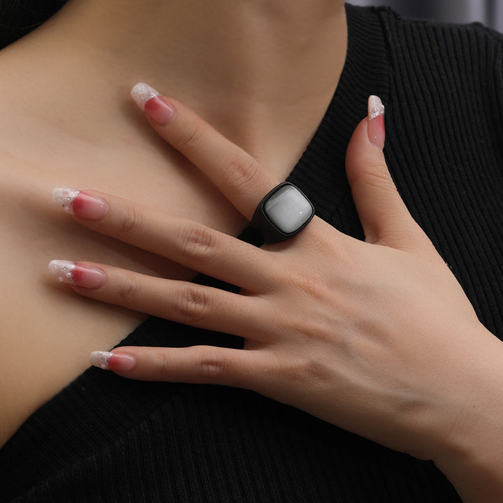 Bague en acier titane avec pierre œil de chat blanche carrée Olivenorma