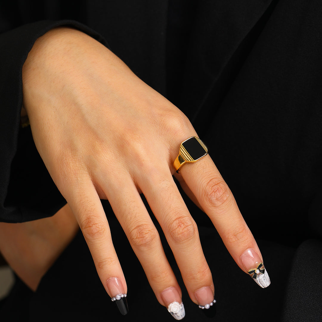 Bague en acier titane obsidienne carrée à rayures rétro Olivenorma