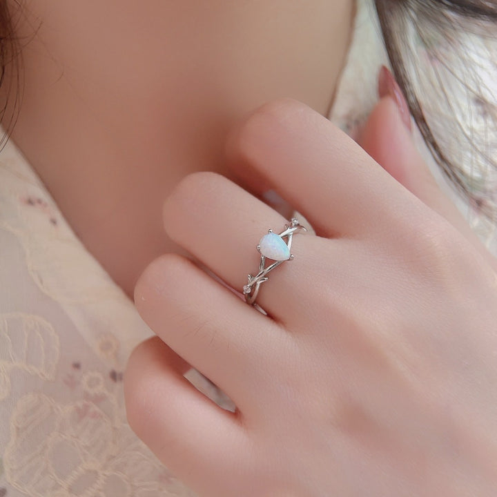 Bague Olivenorma en forme de goutte d'eau avec motif de vigne d'arbre en opale