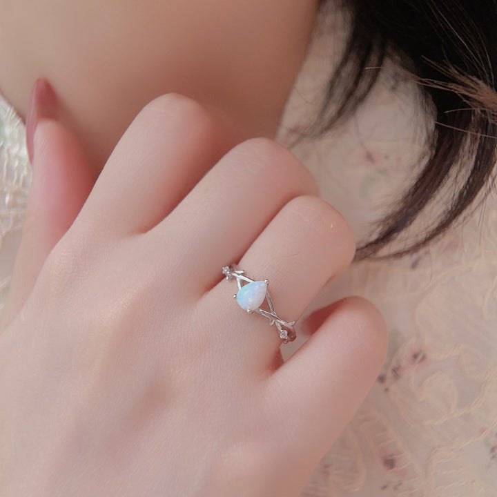 Bague Olivenorma en forme de goutte d'eau avec motif de vigne d'arbre en opale