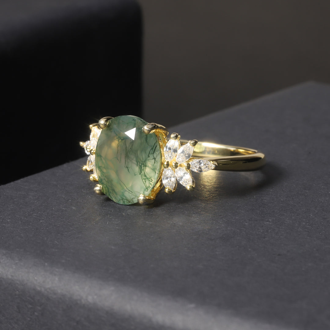 Bague Olivenorma en agate mousse ovale et zircon blanc 18 carats