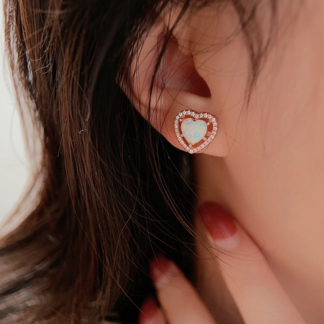 Boucles d'oreilles Olivenorma en forme de cœur avec opale et zircon blanc