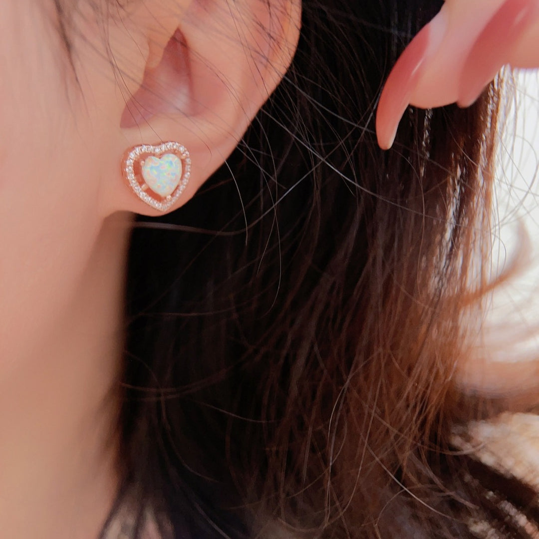 Boucles d'oreilles Olivenorma en forme de cœur avec opale et zircon blanc