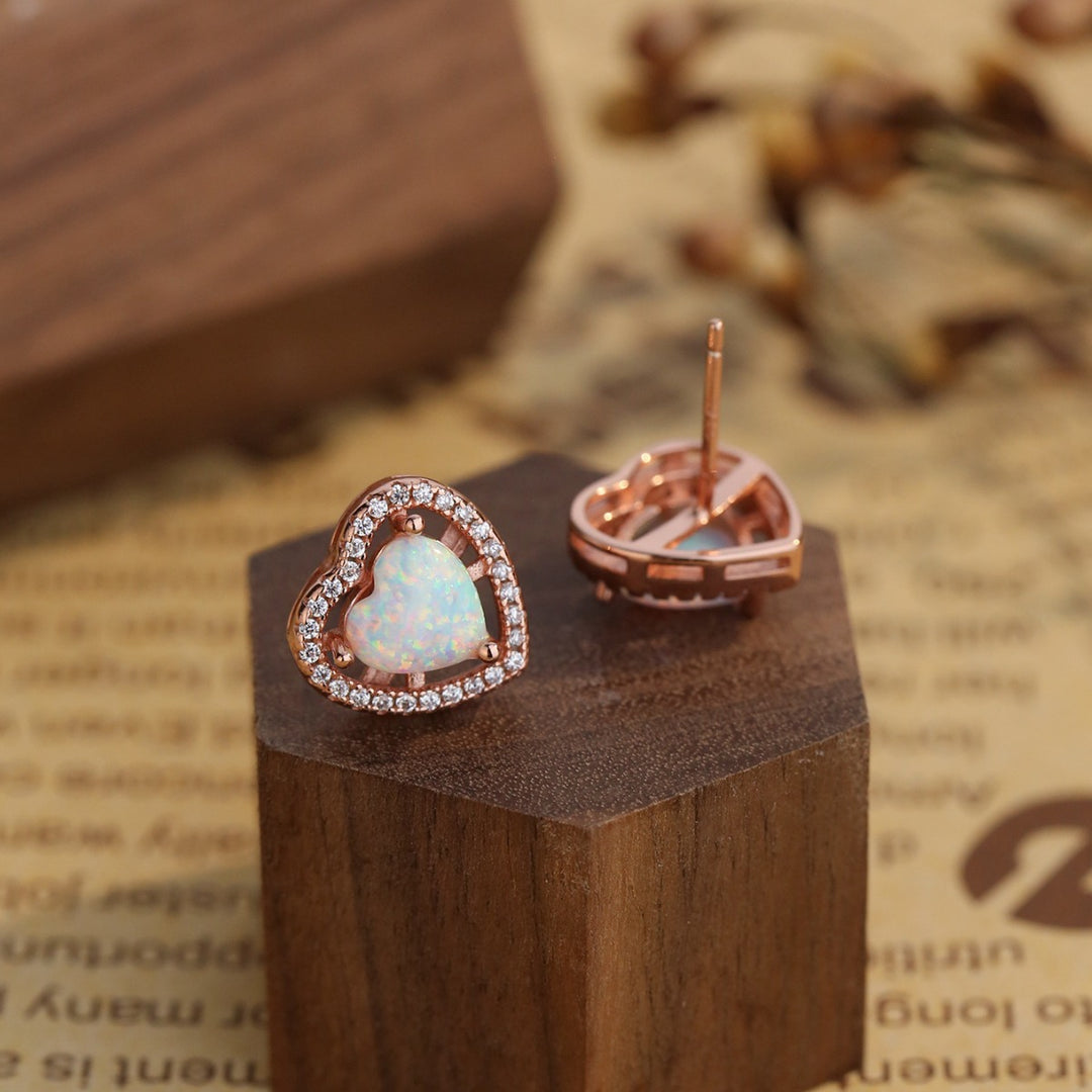Boucles d'oreilles Olivenorma en forme de cœur avec opale et zircon blanc