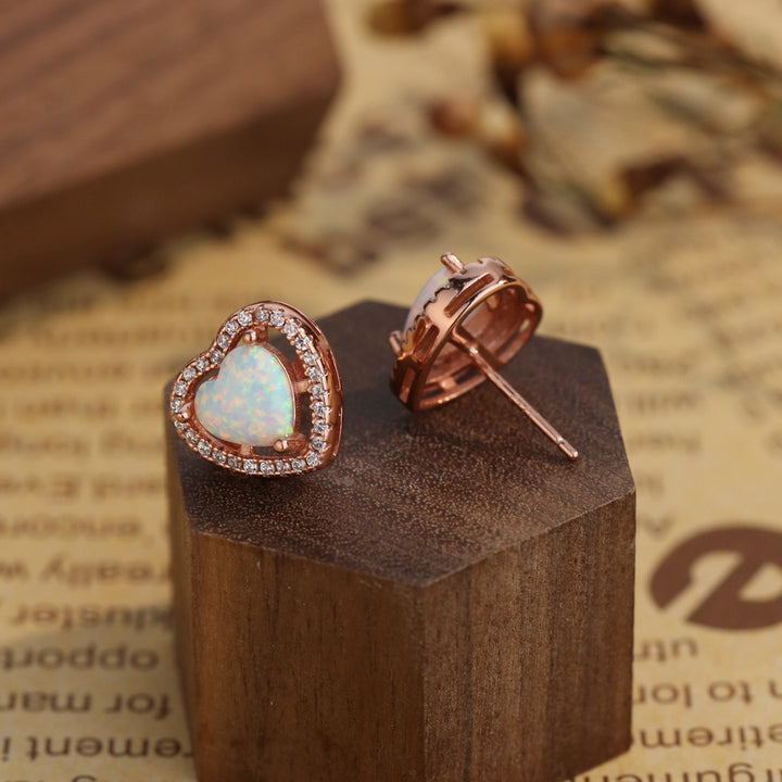 Boucles d'oreilles Olivenorma en forme de cœur avec opale et zircon blanc