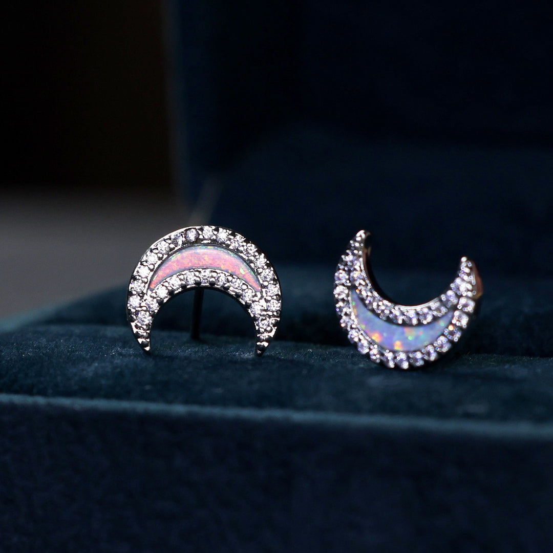 Boucles d'oreilles en forme de lune avec zircon bleu opale Olivenorma