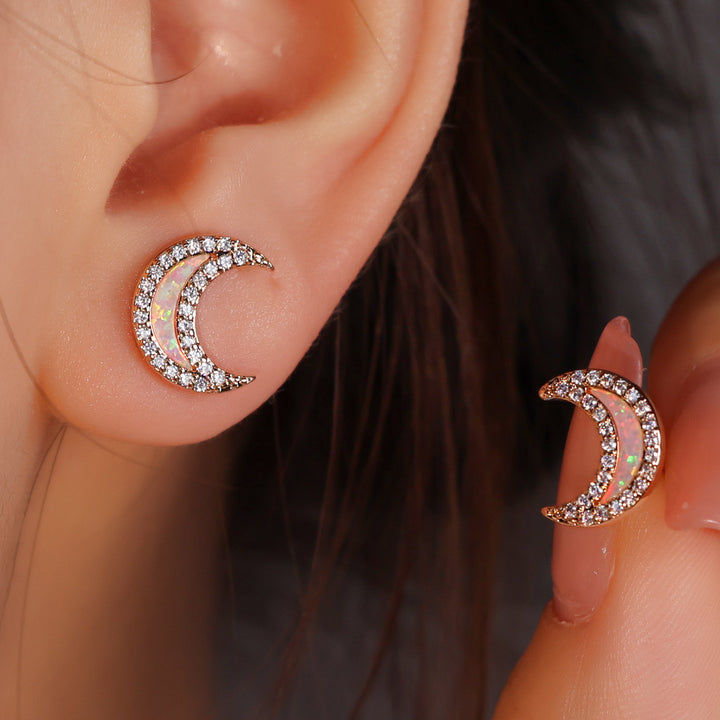 Boucles d'oreilles en forme de lune avec zircon bleu opale Olivenorma