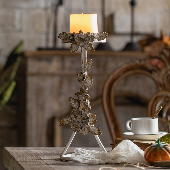 Bougeoir décoratif rétro en fer antique avec motif floral Olivenorma