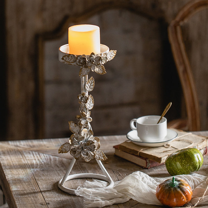 Bougeoir décoratif rétro en fer antique avec motif floral Olivenorma