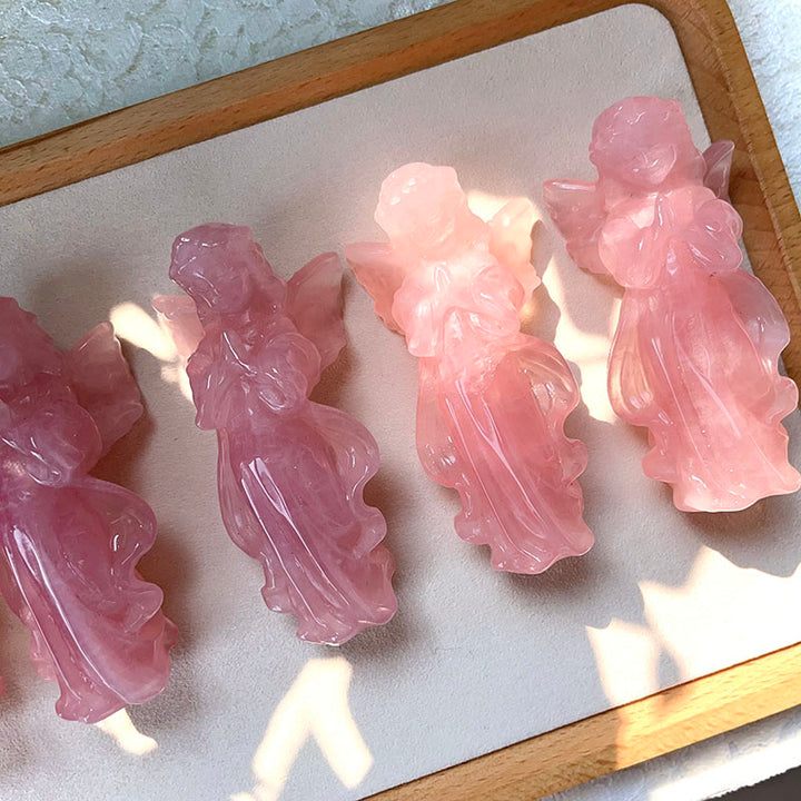 Décoration en pierre précieuse d'ange priant gravée en quartz rose Olivenorma