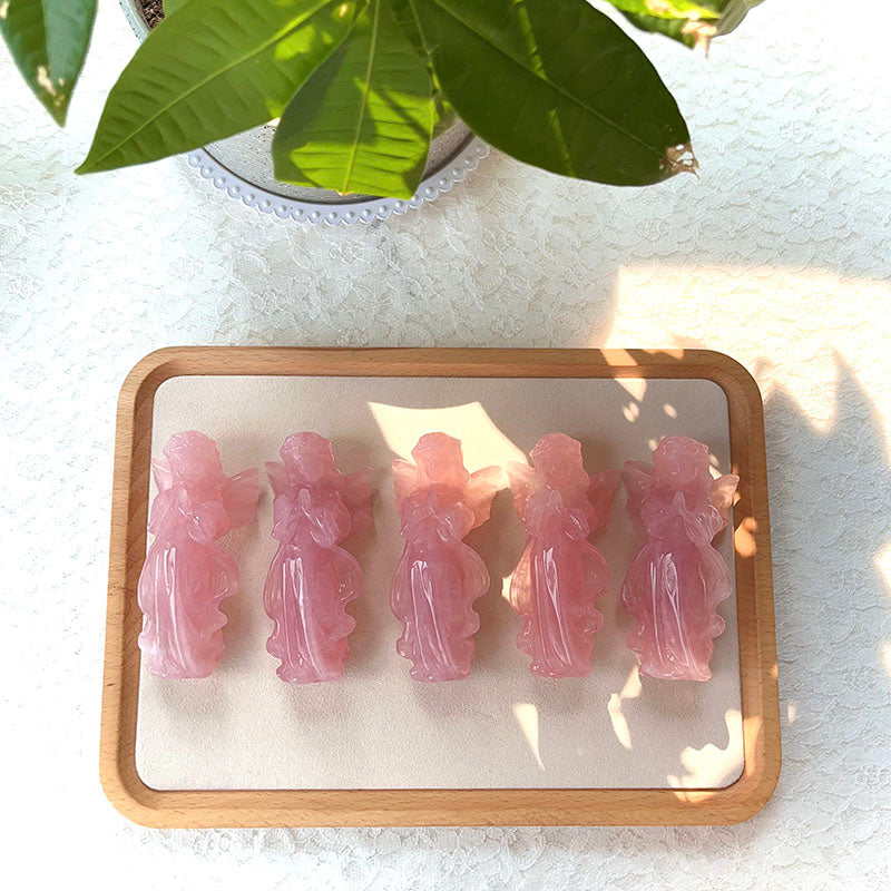 Décoration en pierre précieuse d'ange priant gravée en quartz rose Olivenorma