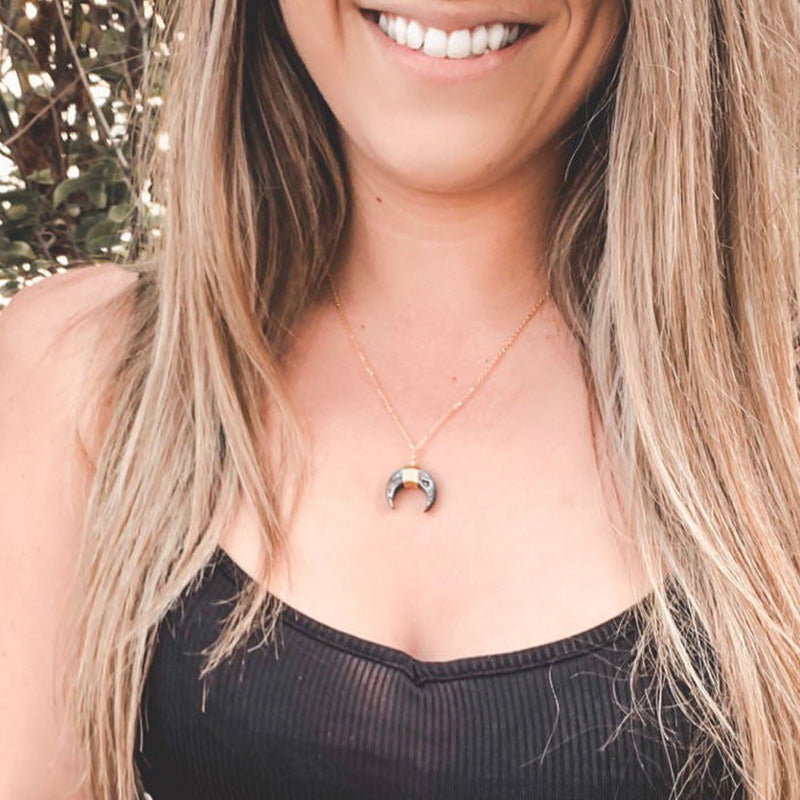 Collier croissant de lune en pierres précieuses Olivenorma