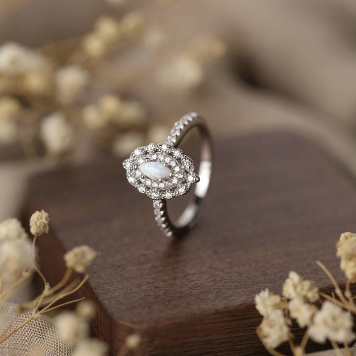 Bague de fiançailles Olivenorma Dainty Opal White Zircon gravée